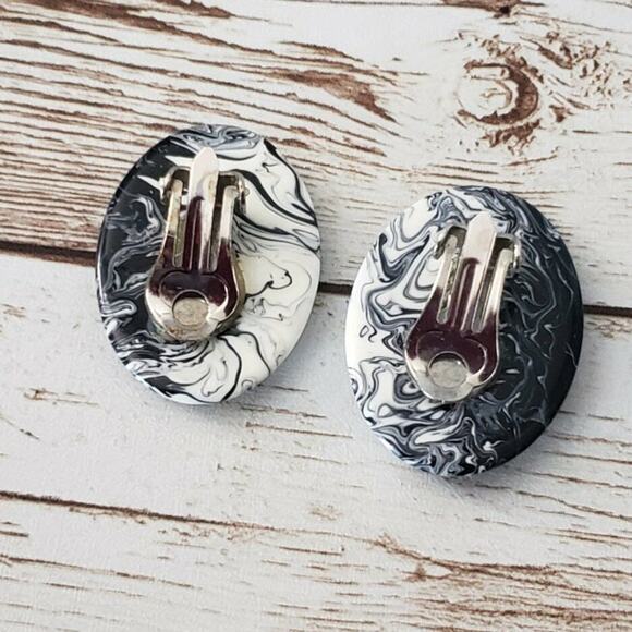 Vintage Clip On Earrings Marbled Effect Oval - Large Statement Earrings - Picture 3 of 4